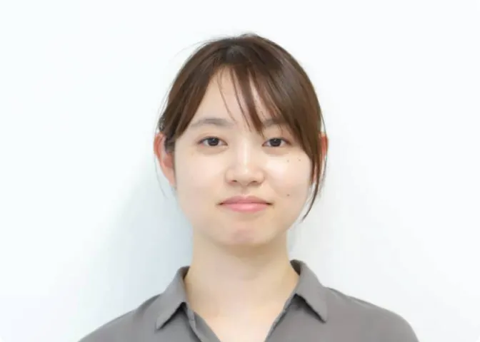 女性スタッフ